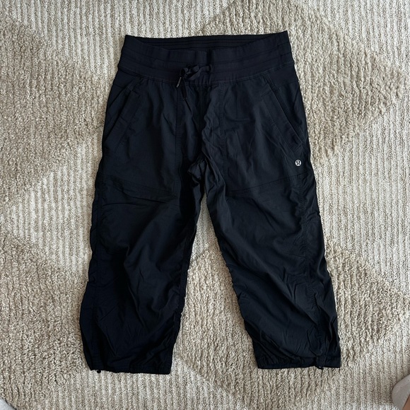 Black Lululemon Capris - Picture 1 of 4